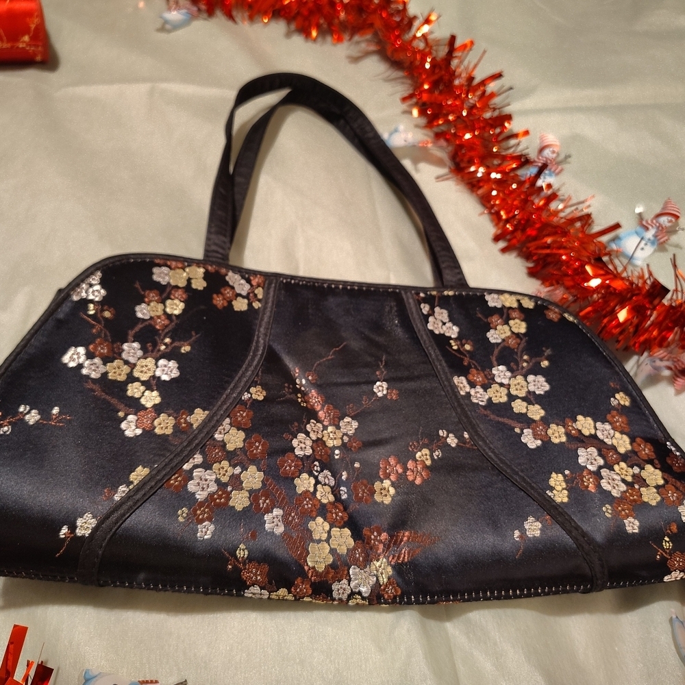 Elegant Floral Embroidered Black Clutch